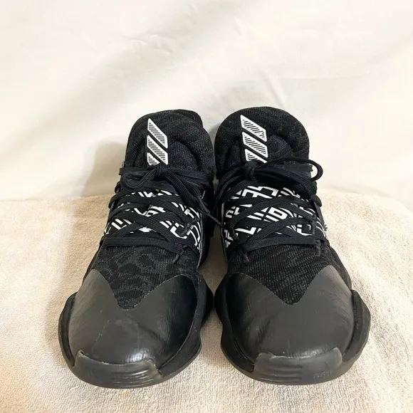 Adidas Harden Vol. 4 Black/White size 9.5 MEN’S BASKETBALL SHOES