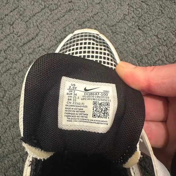 Boys Nike basketball shoes - Lebron VII Witness