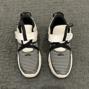 Boys Nike basketball shoes - Lebron VII Witness