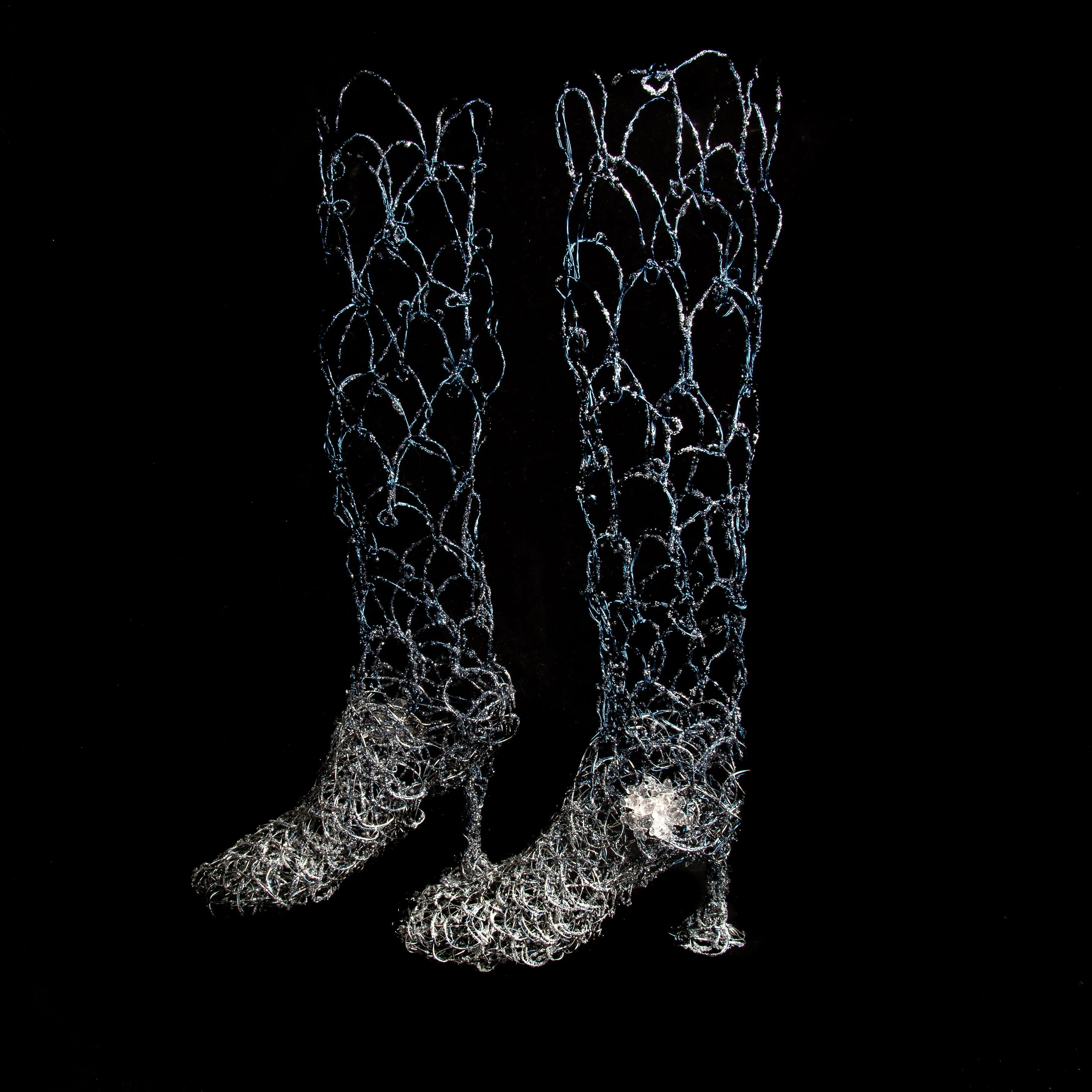 Metal Wire Boots Sculpture ~ Nocte Argento Ocreis (Silver Midnight Boots)