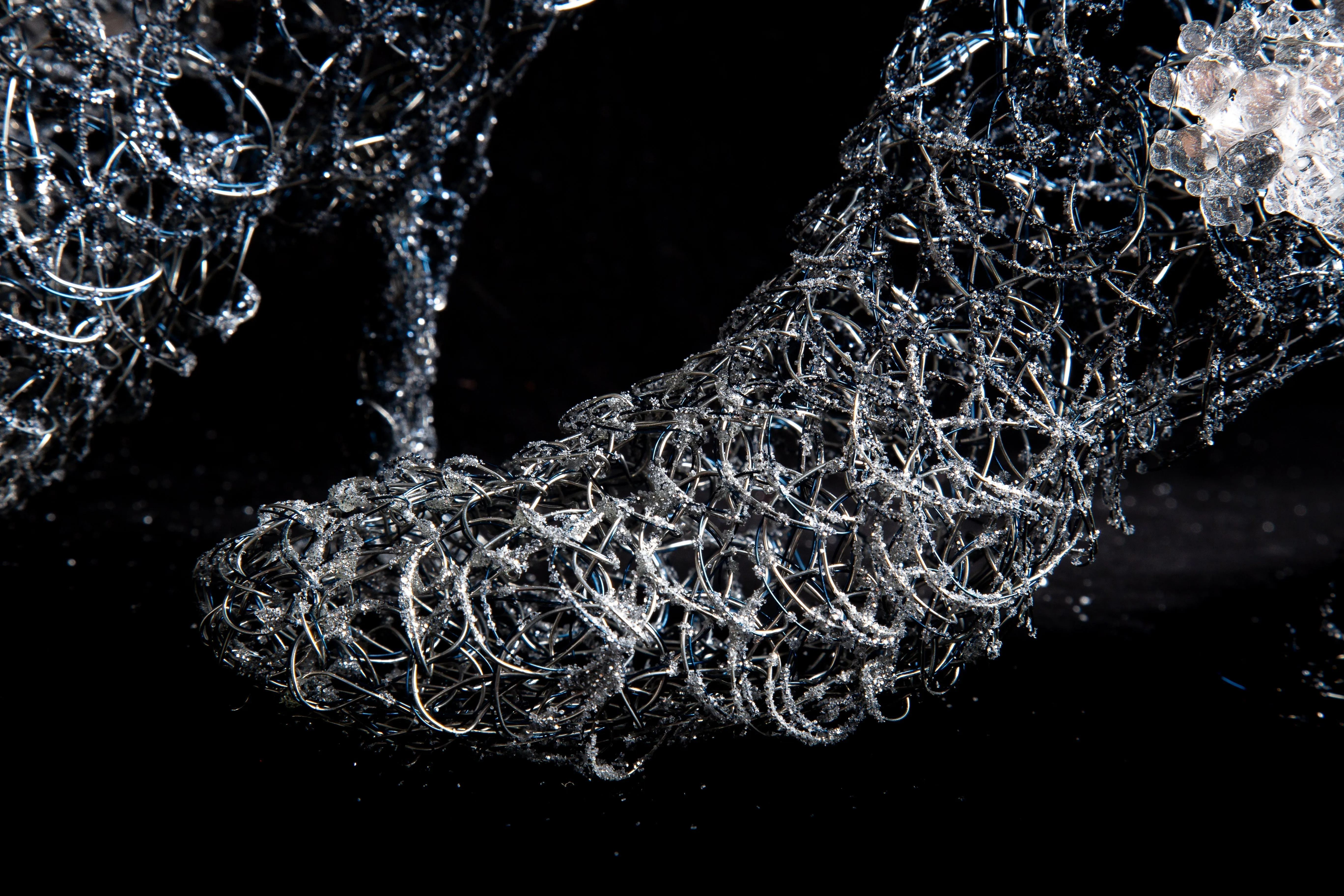Metal Wire Boots Sculpture ~ Nocte Argento Ocreis (Silver Midnight Boots)