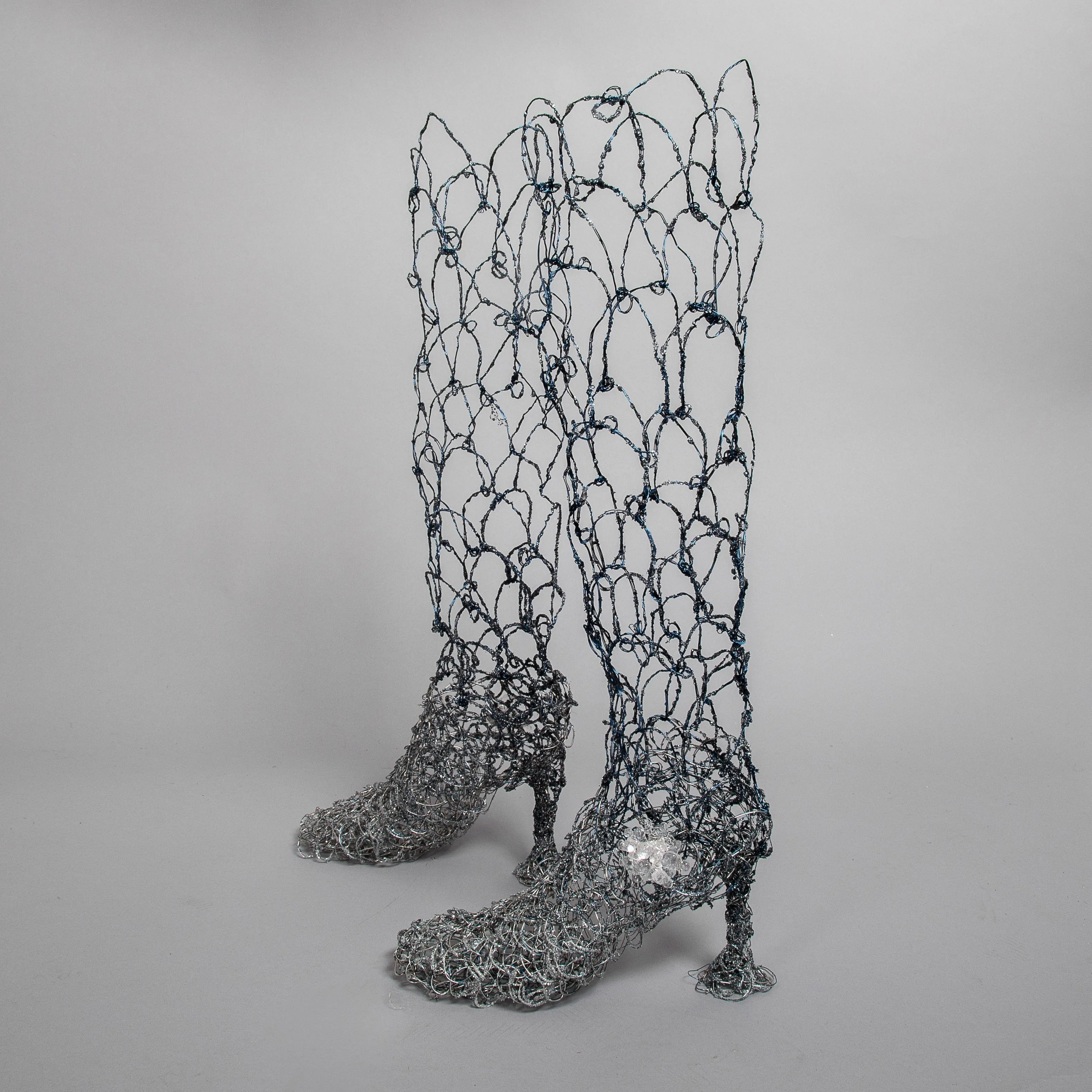 Metal Wire Boots Sculpture ~ Nocte Argento Ocreis (Silver Midnight Boots)