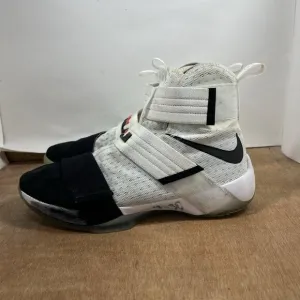 Nike Zoom LeBron Soldier 10 Men’s Size 10 White Black Basketball Shoes