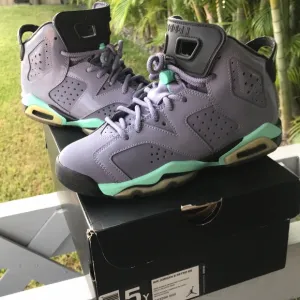 Retro Nike Air Jordan VI Basketball Shoes Size 5Y