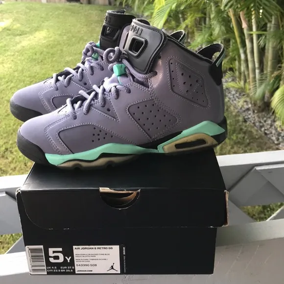 Retro Nike Air Jordan VI Basketball Shoes Size 5Y