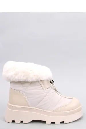 Snow boots