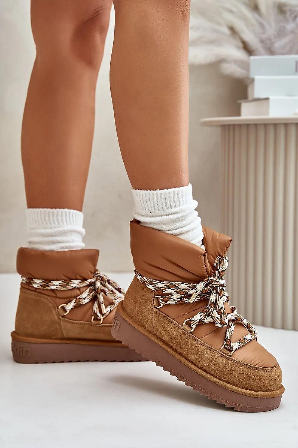 Snow boots