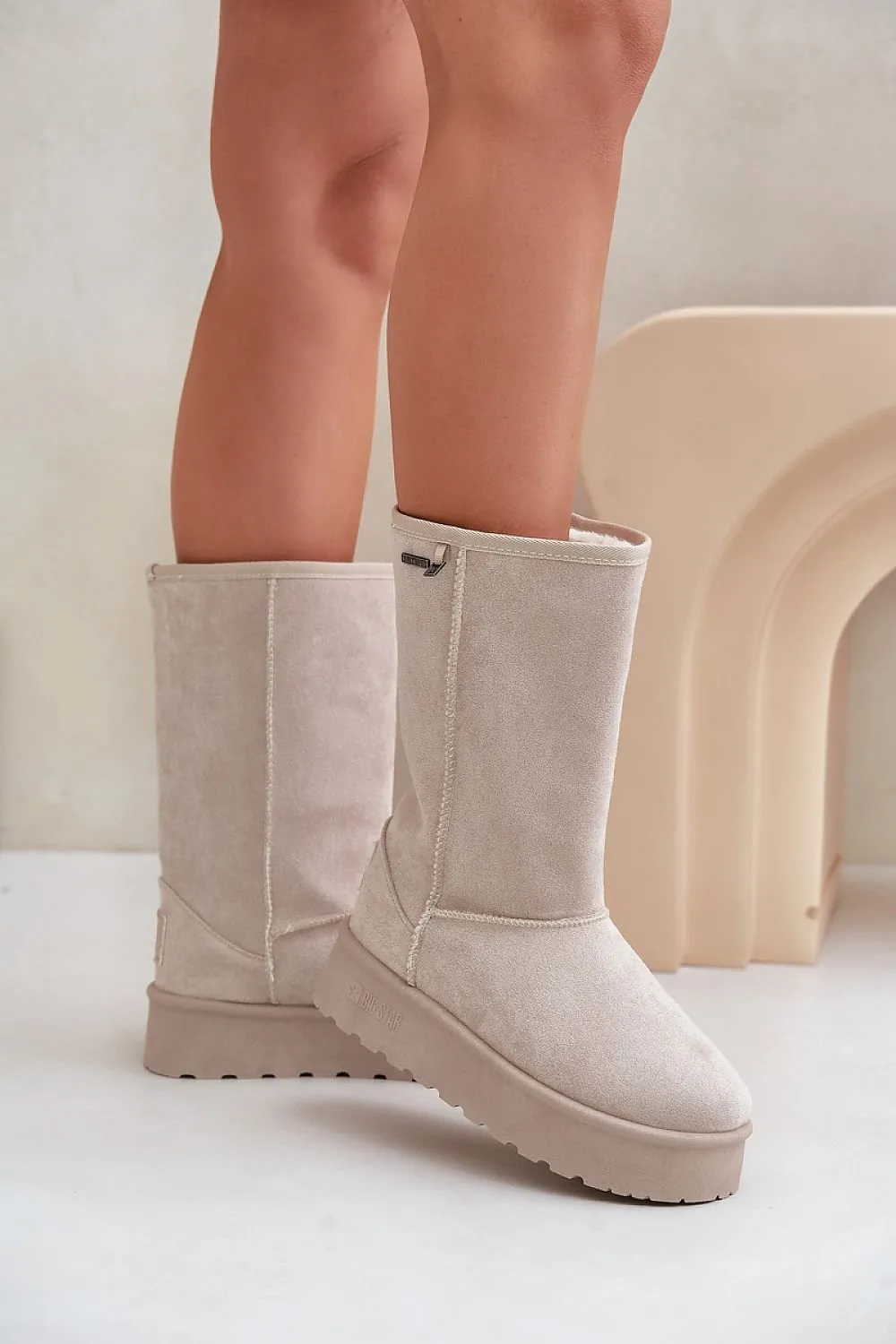 Snow boots