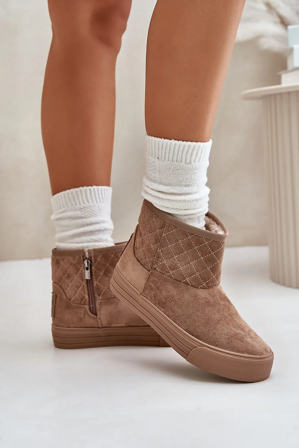 Snow boots