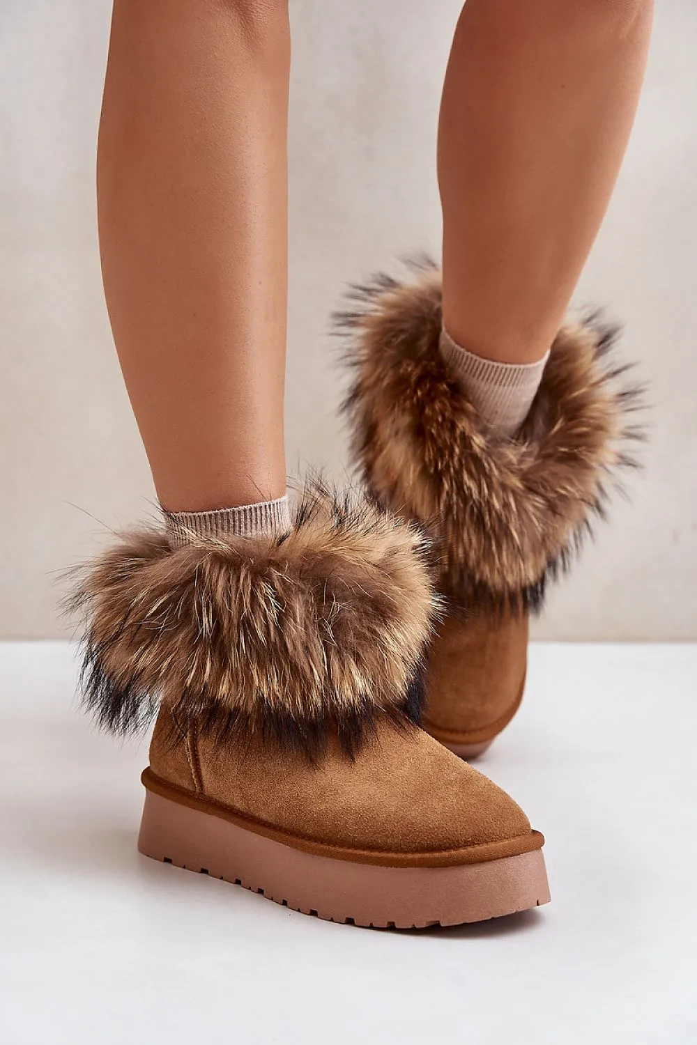 Snow boots
