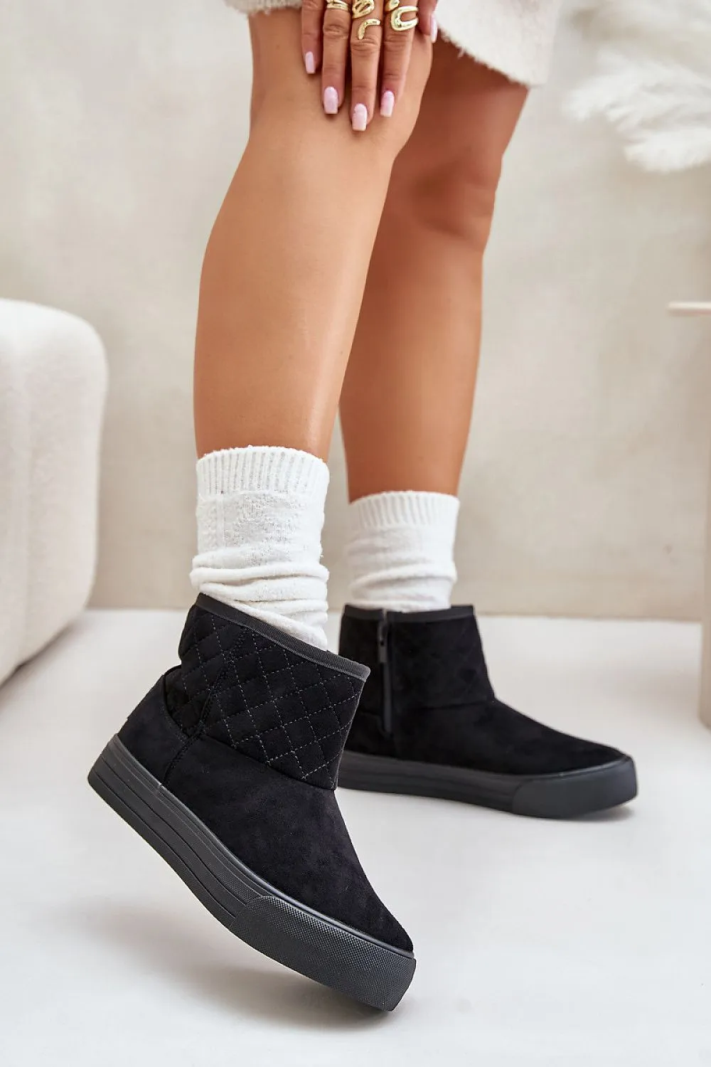Snow boots