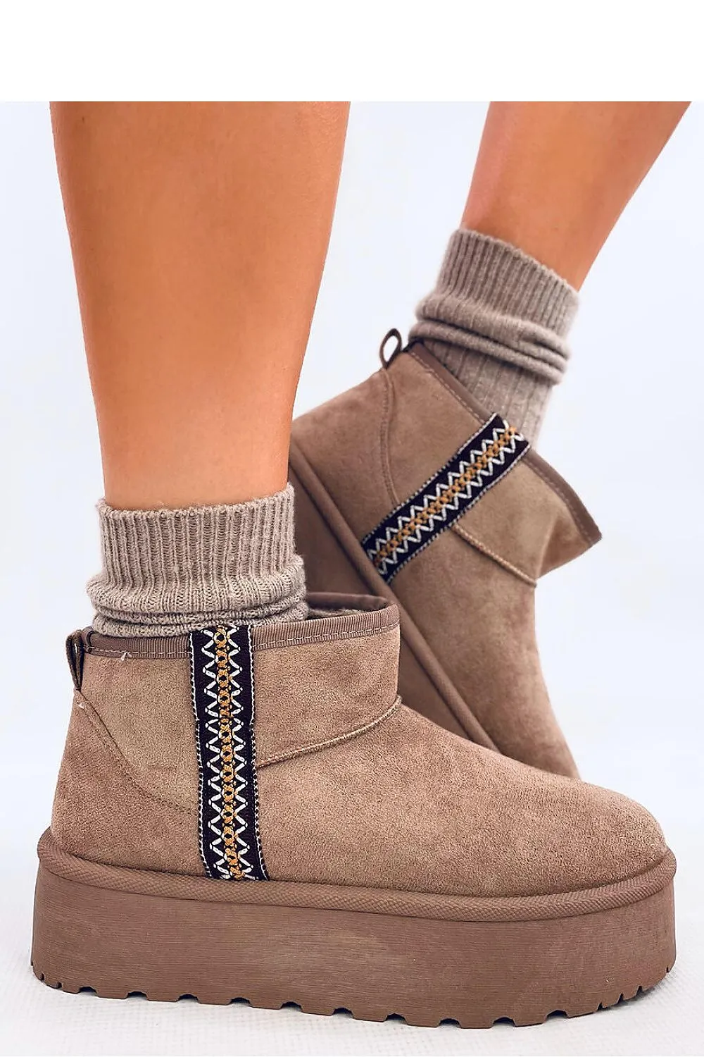 Snow boots