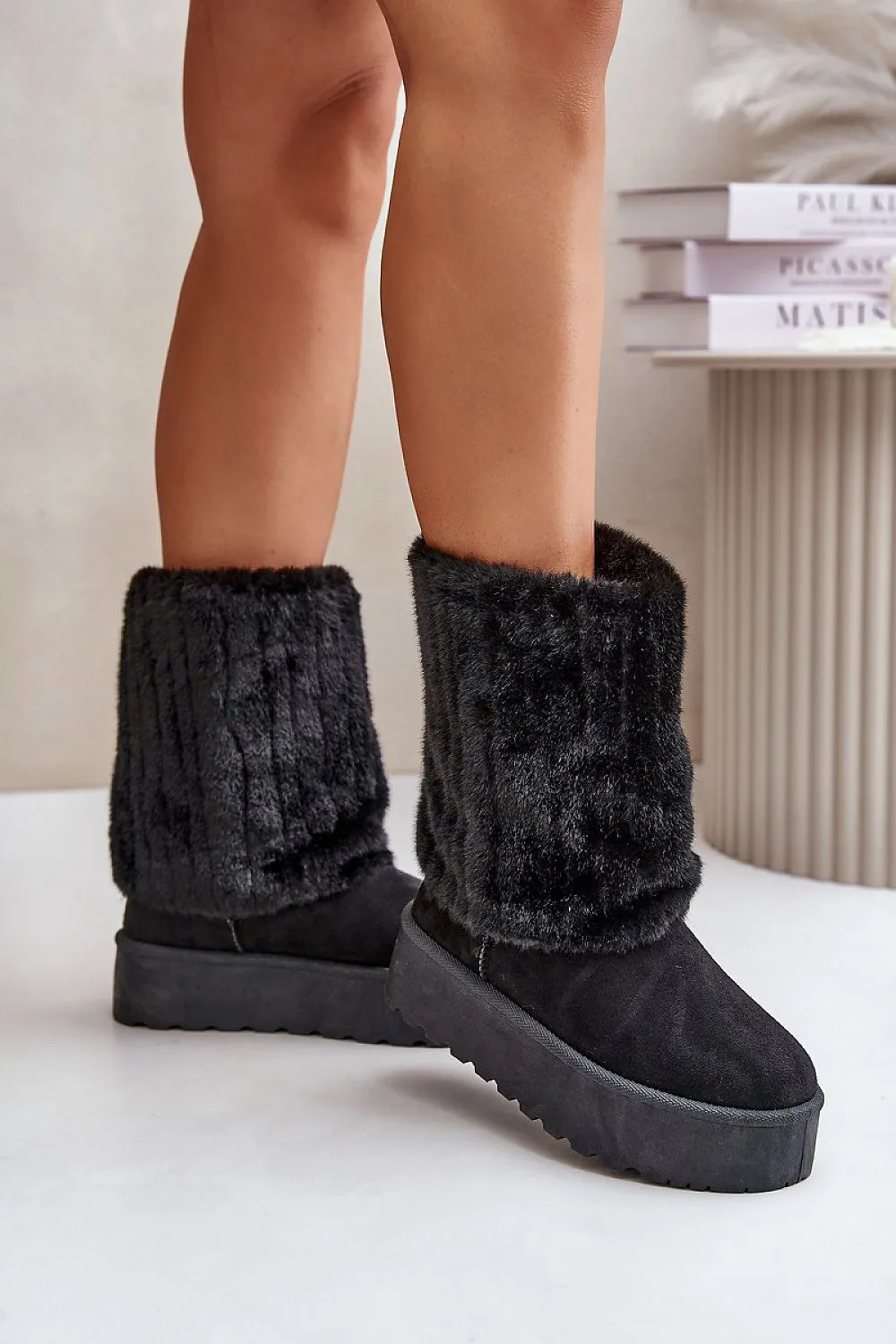 Snow boots
