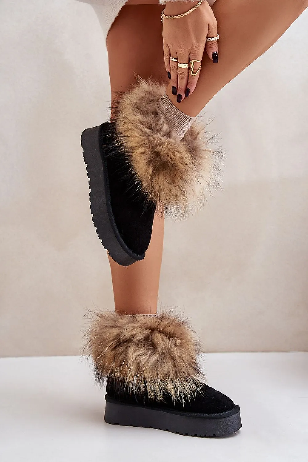 Snow boots