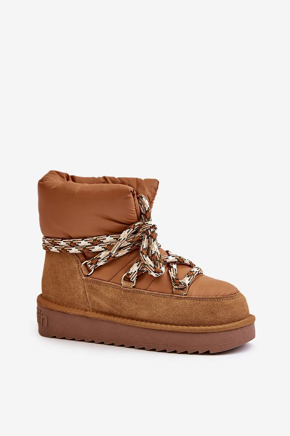 Snow boots
