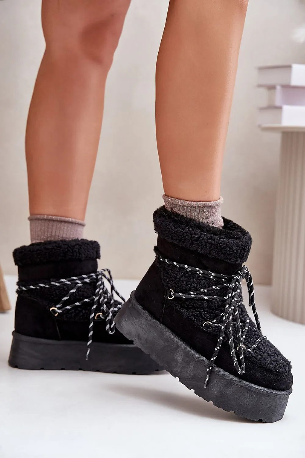 Snow boots