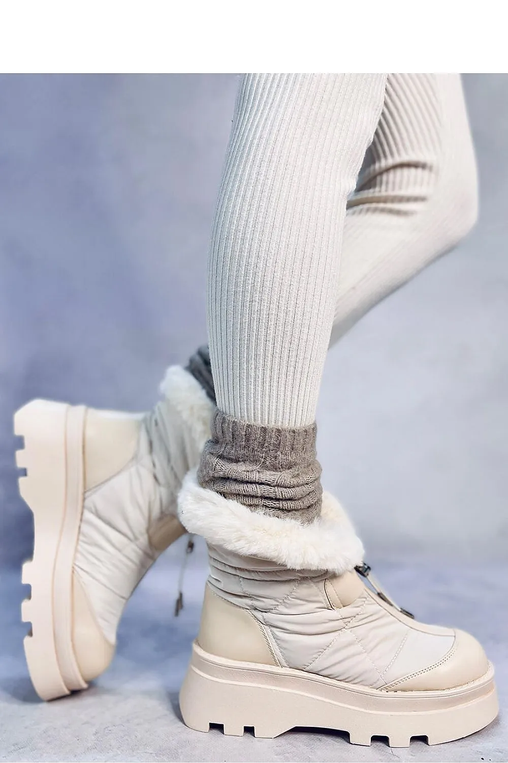 Snow boots