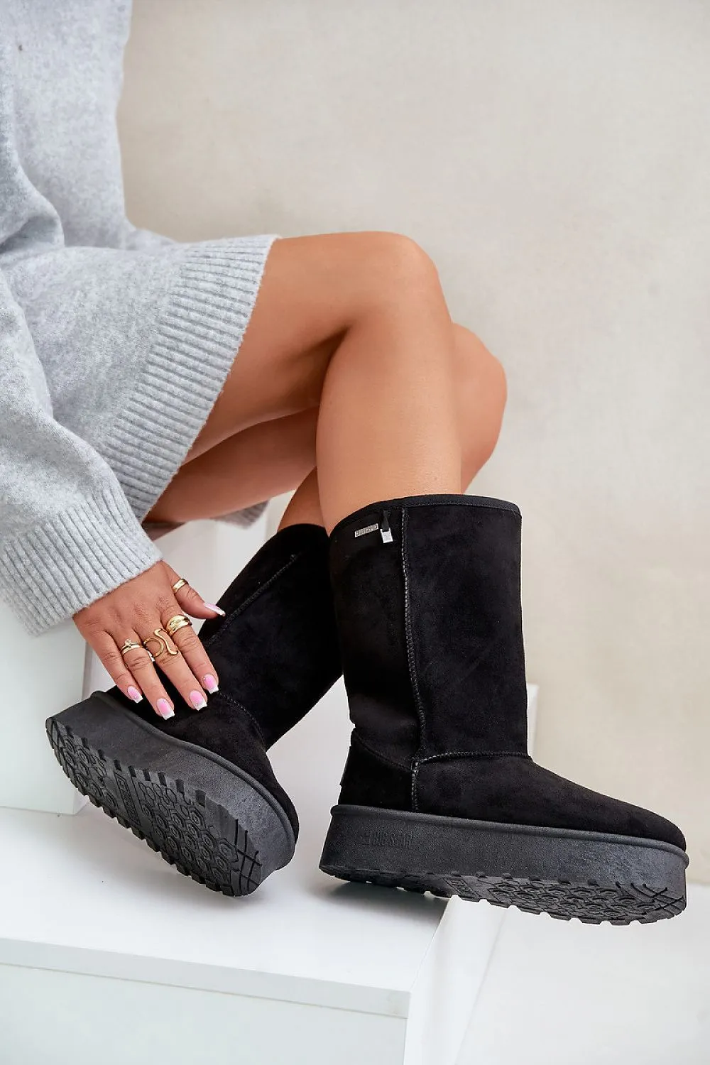 Snow boots