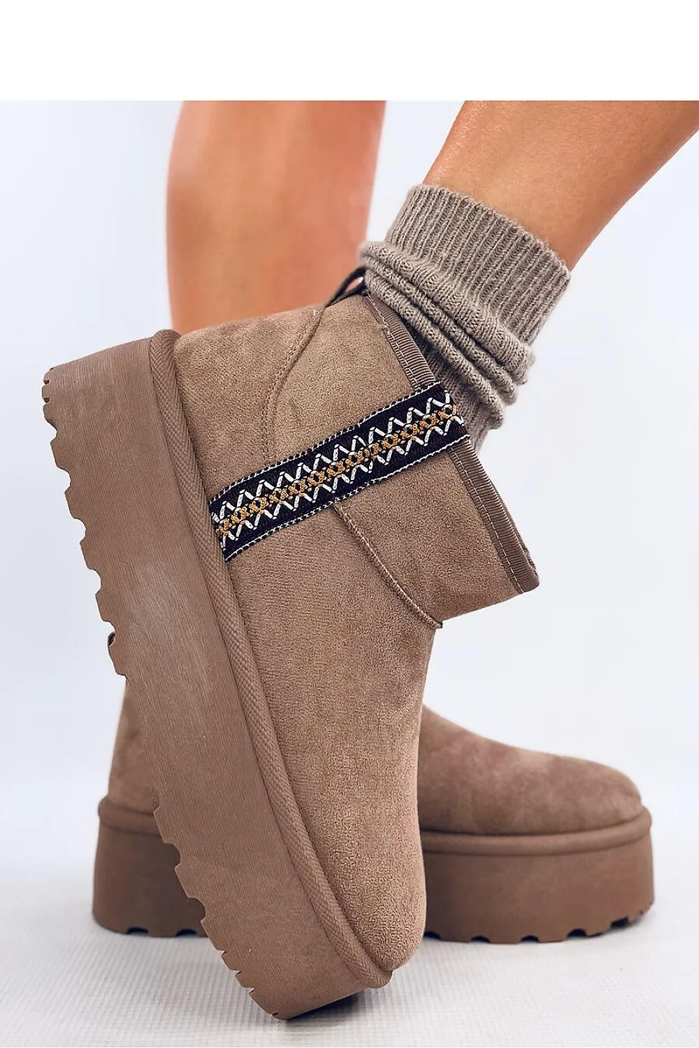 Snow boots